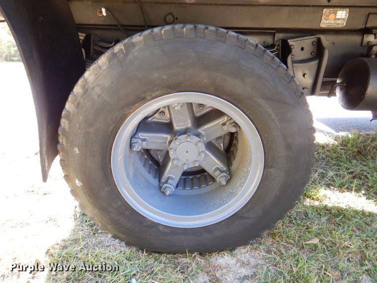 image for item DQ1873 1982 International S1954  dump truck