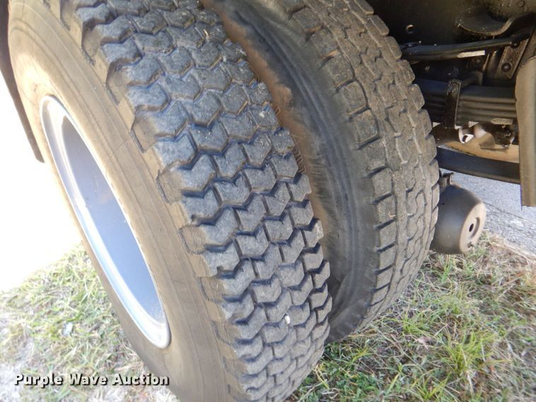 image for item DQ1873 1982 International S1954  dump truck