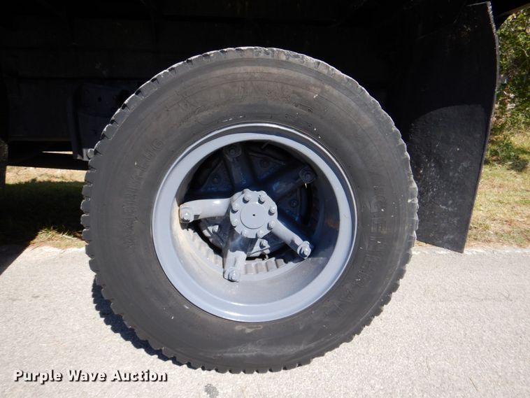 image for item DQ1873 1982 International S1954  dump truck