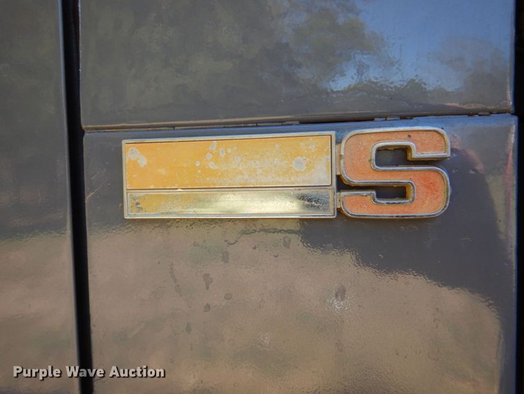 image for item DQ1873 1982 International S1954  dump truck