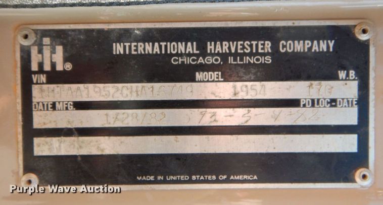 image for item DQ1873 1982 International S1954  dump truck