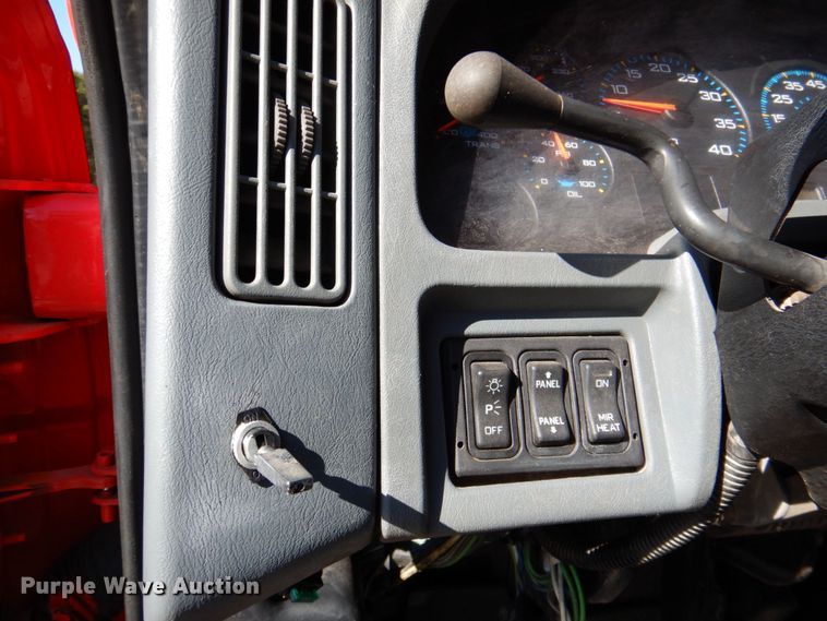 image for item DQ1874 2004 International 7400  dump truck