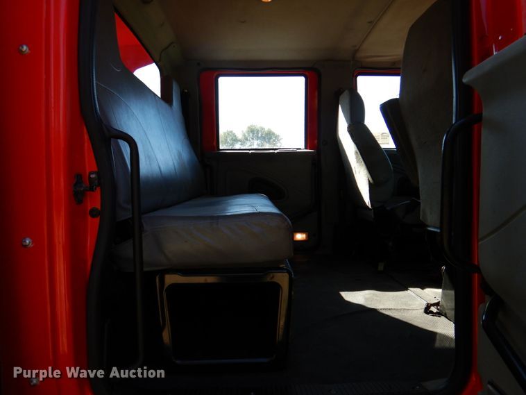 image for item DQ1874 2004 International 7400  dump truck