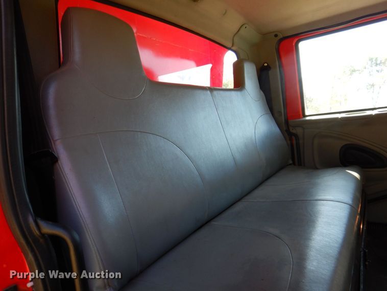 image for item DQ1874 2004 International 7400  dump truck