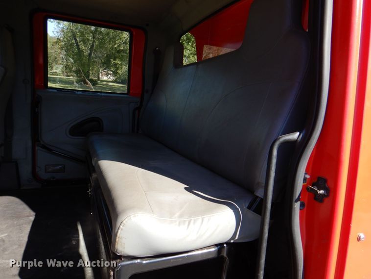 image for item DQ1874 2004 International 7400  dump truck