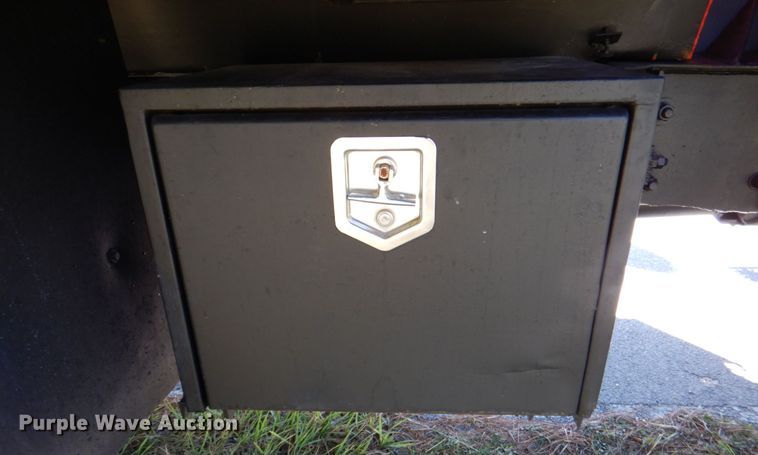 image for item DQ1874 2004 International 7400  dump truck