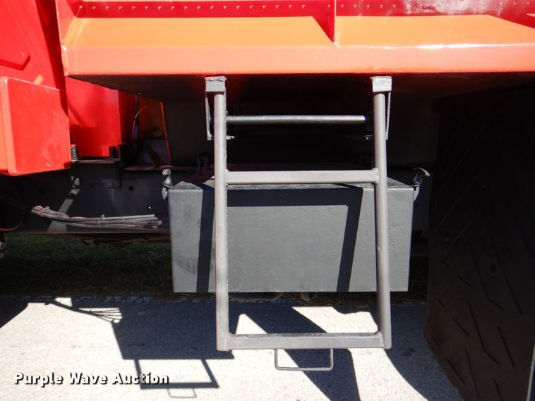 image for item DQ1874 2004 International 7400  dump truck