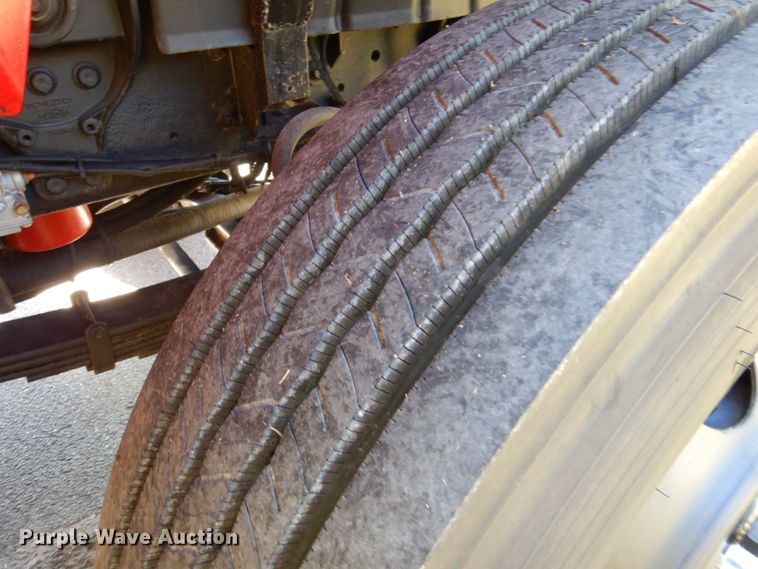 image for item DQ1874 2004 International 7400  dump truck