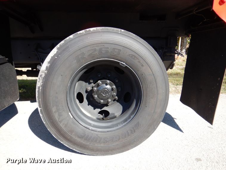 image for item DQ1874 2004 International 7400  dump truck