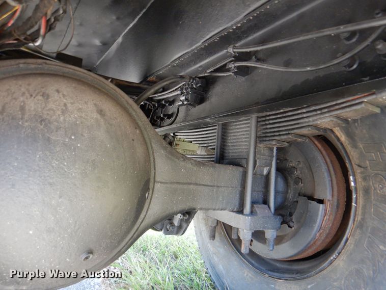 image for item DQ1874 2004 International 7400  dump truck