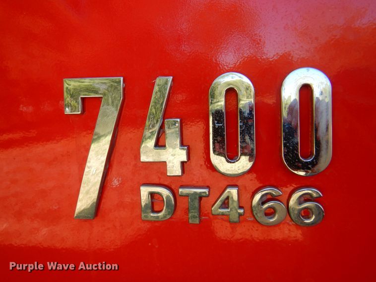 image for item DQ1874 2004 International 7400  dump truck