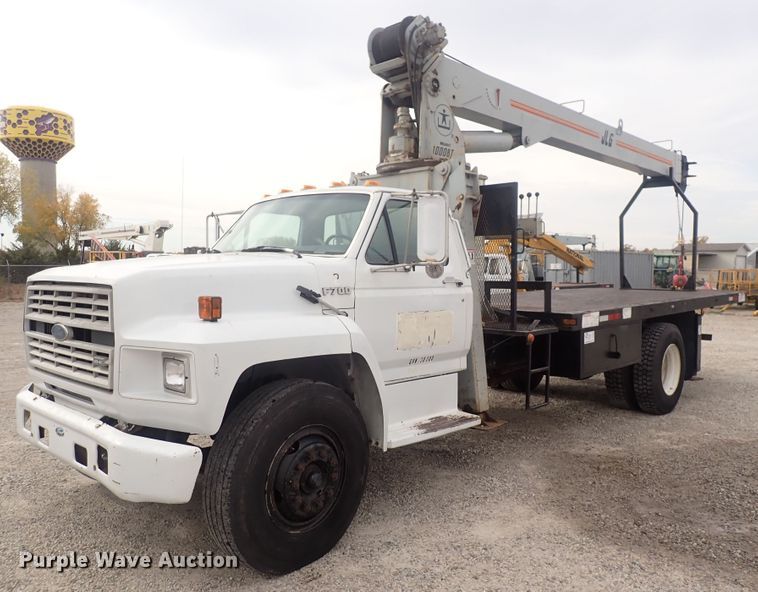 image for item DQ3083 1990 Ford F700  crane truck