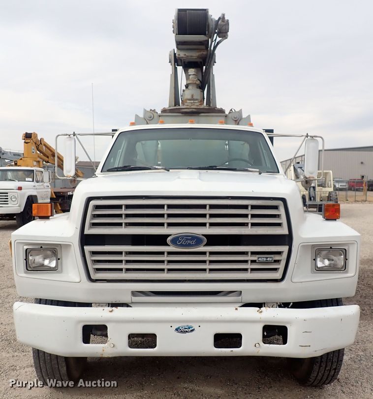 image for item DQ3083 1990 Ford F700  crane truck