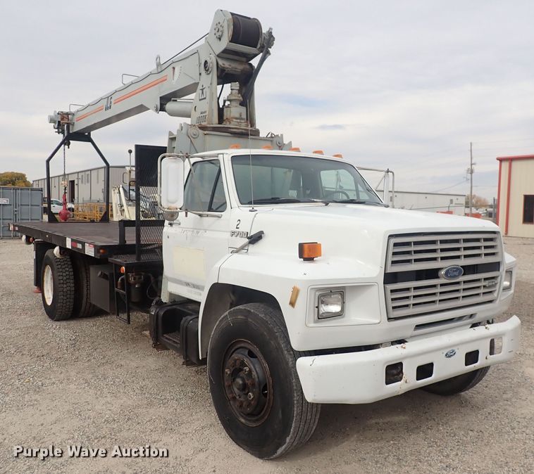 image for item DQ3083 1990 Ford F700  crane truck