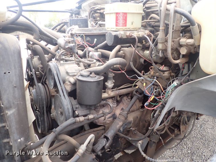 image for item DQ3083 1990 Ford F700  crane truck