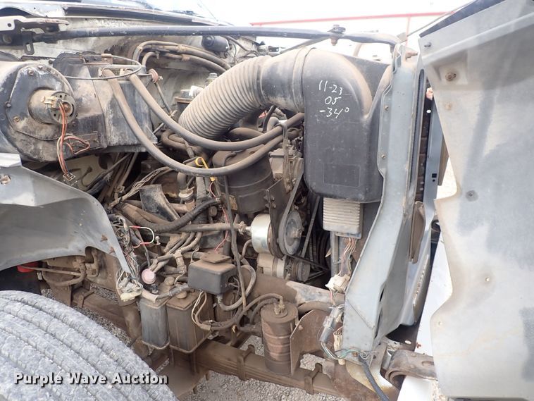 image for item DQ3083 1990 Ford F700  crane truck