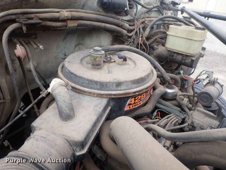 image for item DQ3083 1990 Ford F700  crane truck