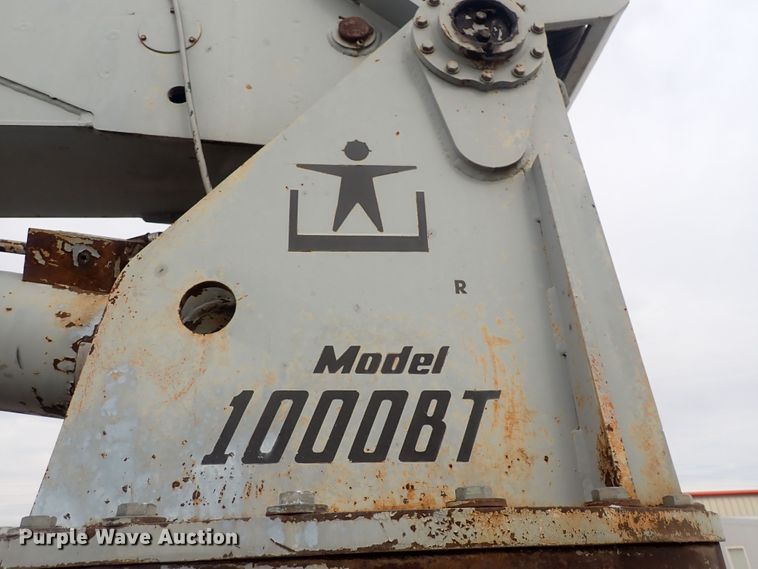 image for item DQ3083 1990 Ford F700  crane truck