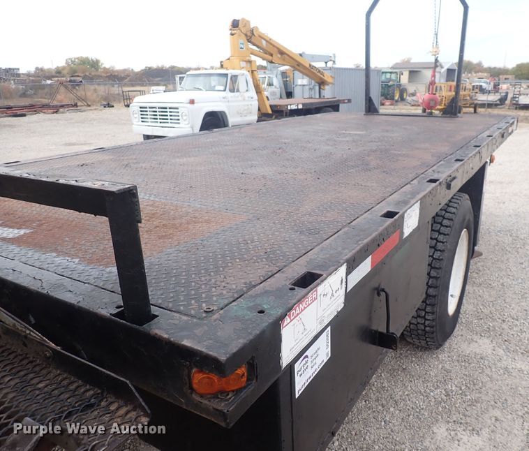 image for item DQ3083 1990 Ford F700  crane truck