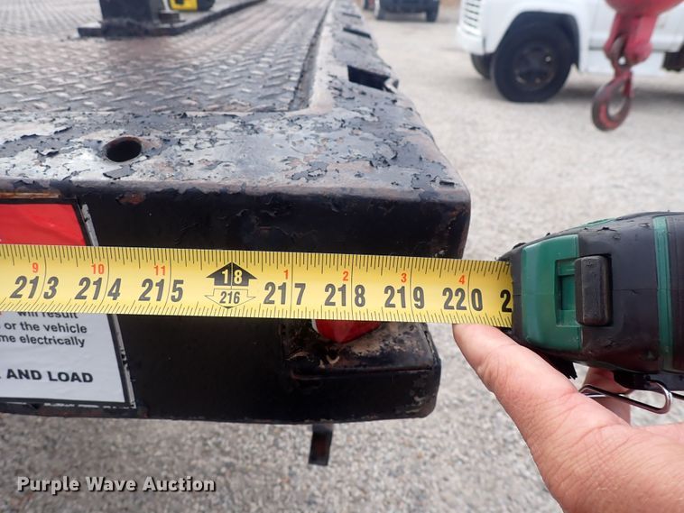 image for item DQ3083 1990 Ford F700  crane truck