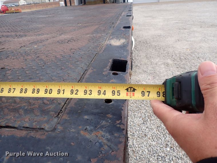 image for item DQ3083 1990 Ford F700  crane truck