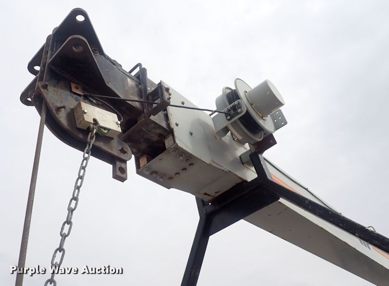 image for item DQ3083 1990 Ford F700  crane truck