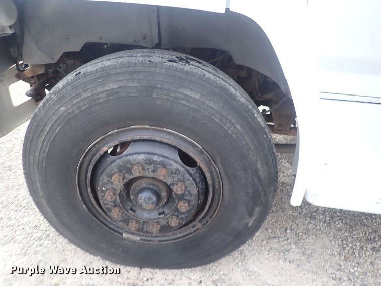 image for item DQ3083 1990 Ford F700  crane truck