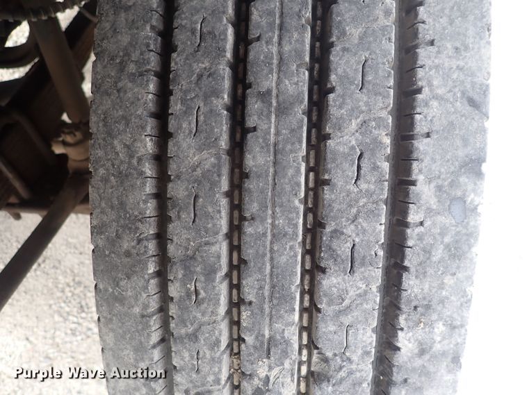 image for item DQ3083 1990 Ford F700  crane truck