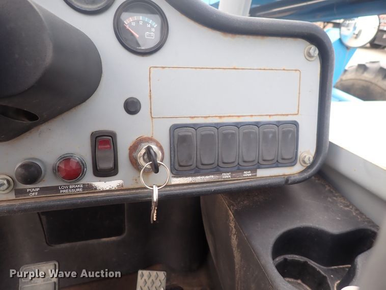 image for item DQ3085 2007 Genie GTH-842  telehandler