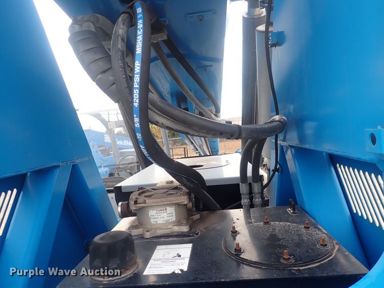 image for item DQ3085 2007 Genie GTH-842  telehandler