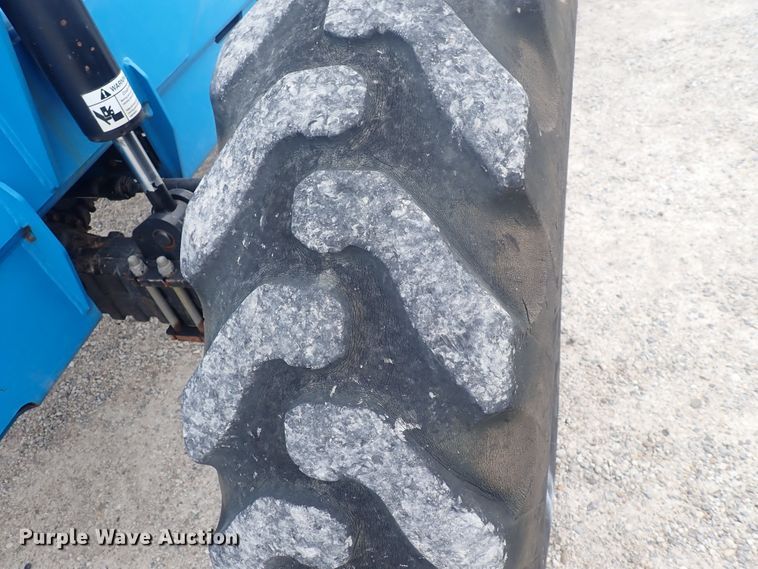 image for item DQ3085 2007 Genie GTH-842  telehandler