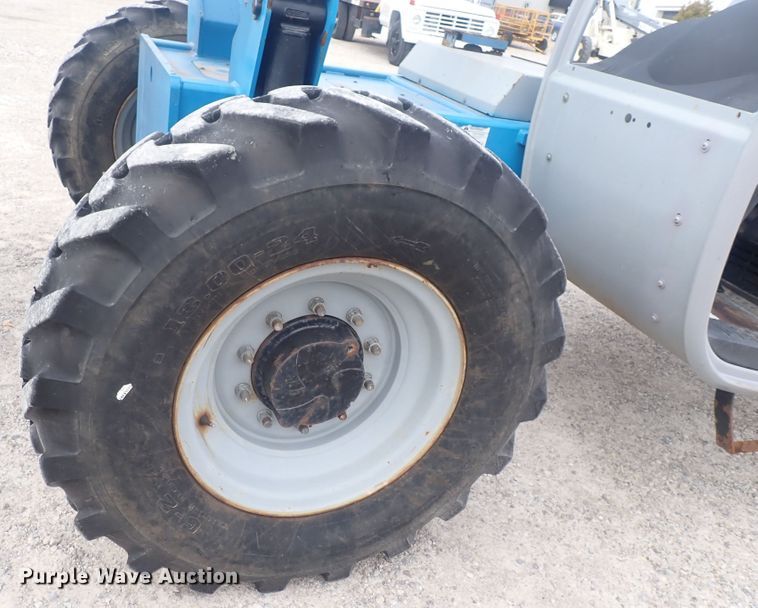 image for item DQ3085 2007 Genie GTH-842  telehandler