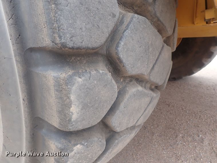 image for item DQ3104 2011 Volvo A40F  haul truck