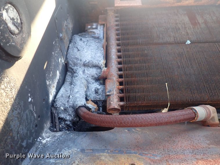 image for item DQ3112 2007 Bobcat S220  skid steer loader