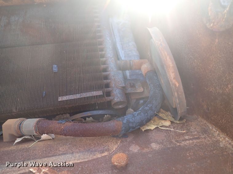 image for item DQ3112 2007 Bobcat S220  skid steer loader