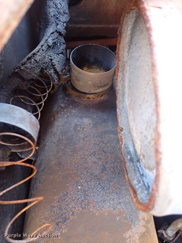 image for item DQ3112 2007 Bobcat S220  skid steer loader