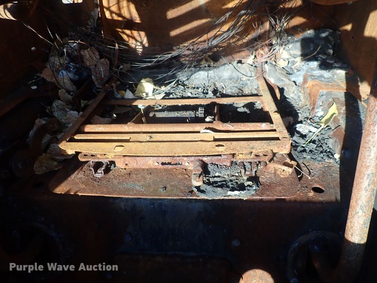 image for item DQ3112 2007 Bobcat S220  skid steer loader