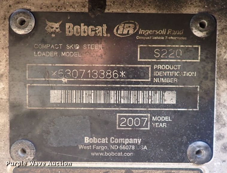 image for item DQ3112 2007 Bobcat S220  skid steer loader