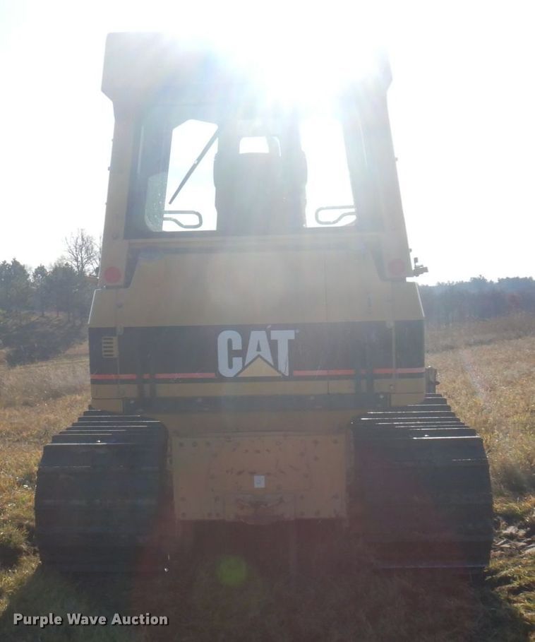 image for item DQ7265 2006 Caterpillar D3G LGP  dozer