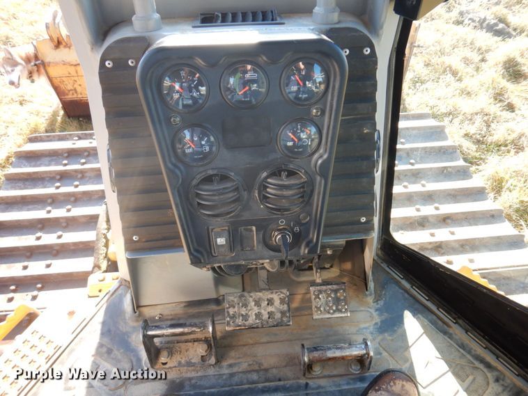 image for item DQ7265 2006 Caterpillar D3G LGP  dozer