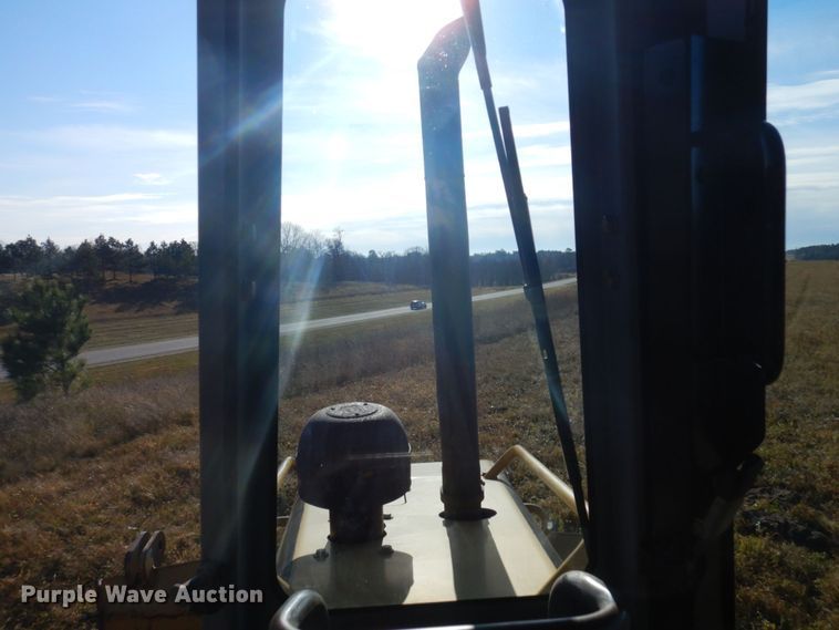 image for item DQ7265 2006 Caterpillar D3G LGP  dozer