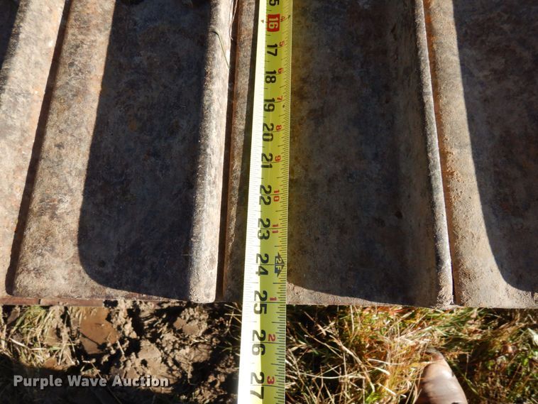 image for item DQ7265 2006 Caterpillar D3G LGP  dozer