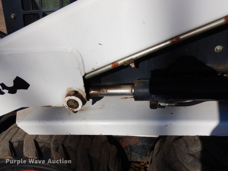 image for item DQ7267 1995 Bobcat 553  skid steer loader