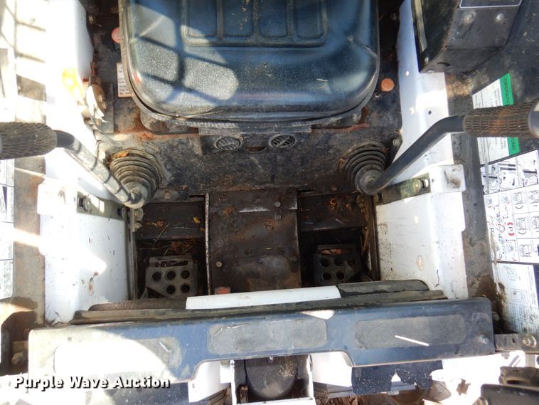 image for item DQ7267 1995 Bobcat 553  skid steer loader