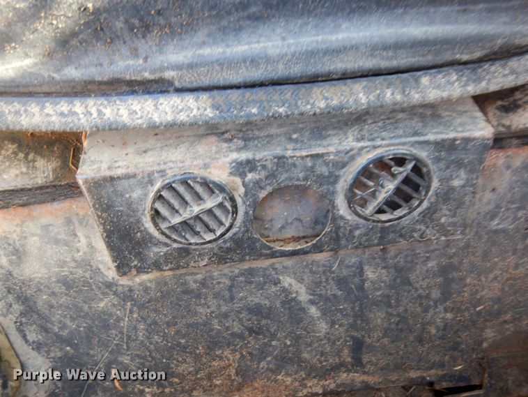 image for item DQ7267 1995 Bobcat 553  skid steer loader