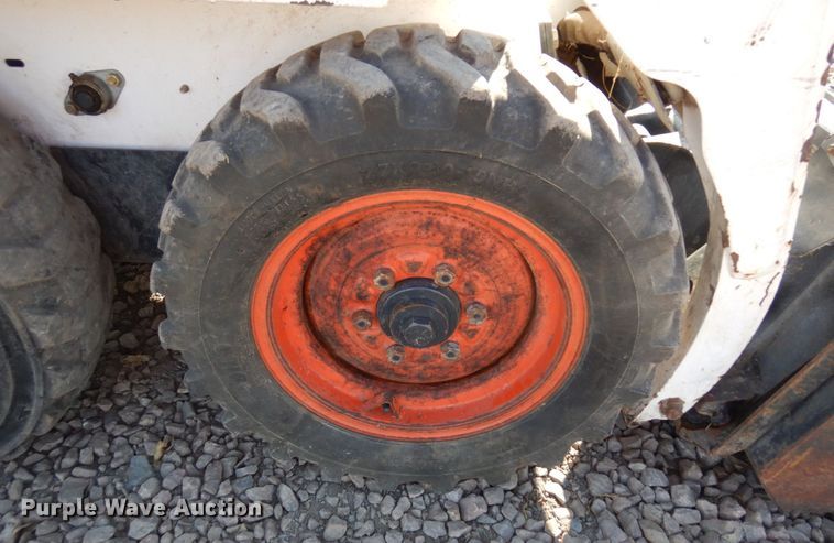 image for item DQ7267 1995 Bobcat 553  skid steer loader