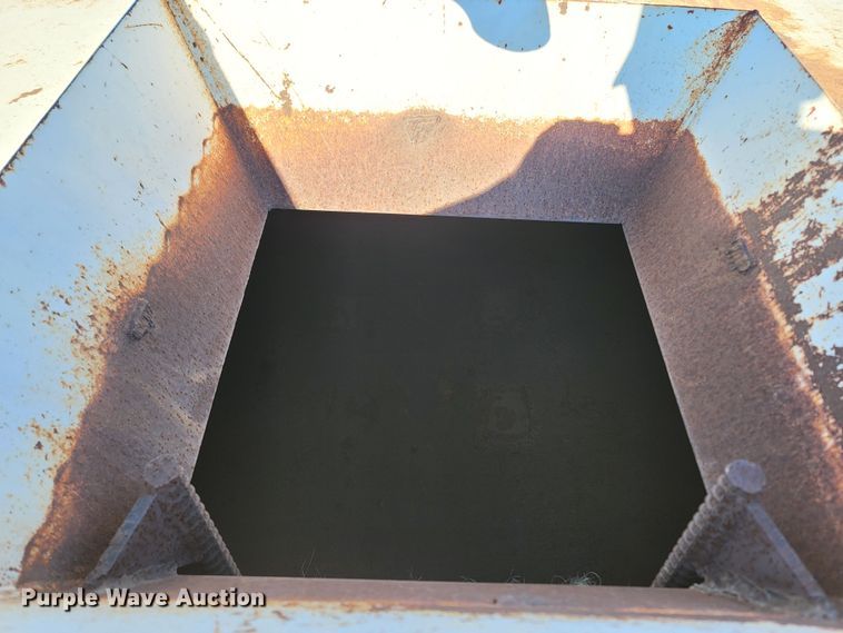 image for item DR3336 1993 Mack CH613  water truck