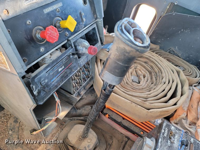 image for item DR3336 1993 Mack CH613  water truck