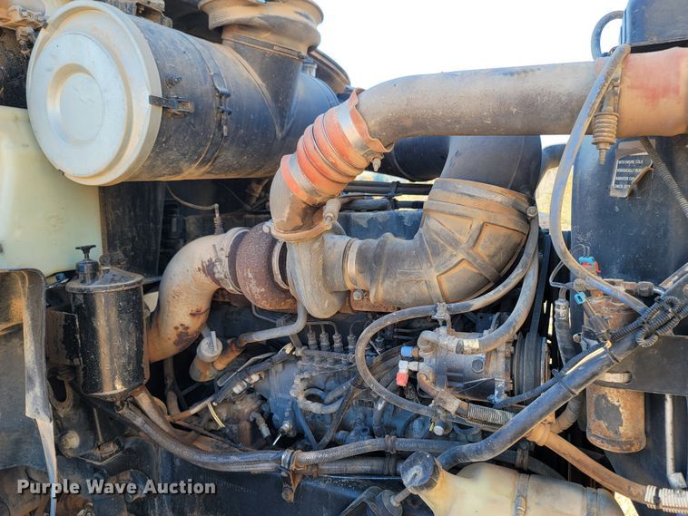 image for item DR3336 1993 Mack CH613  water truck