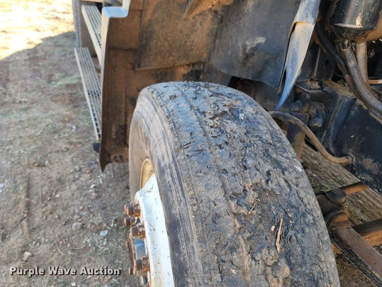 image for item DR3336 1993 Mack CH613  water truck